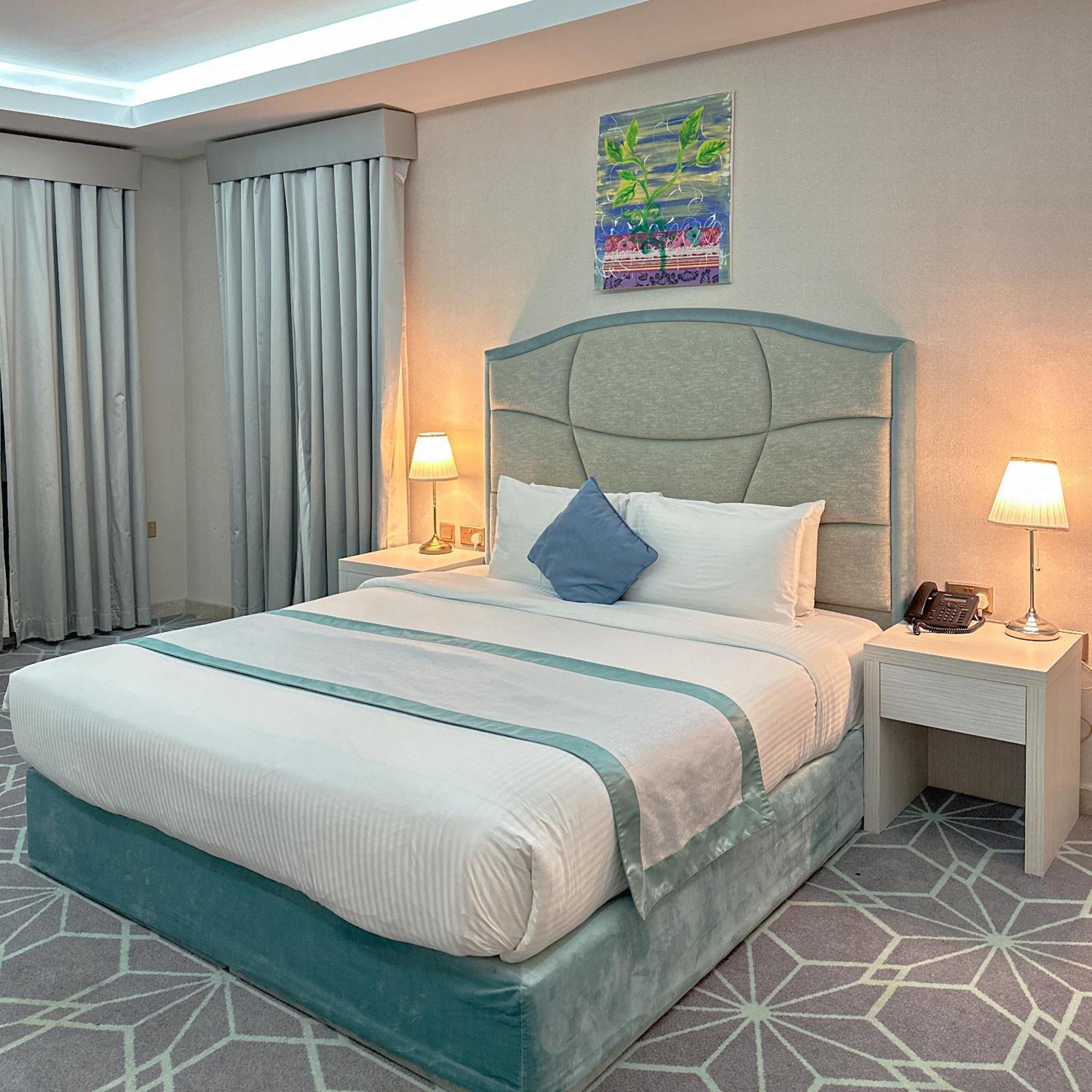 The Victory Hotel Doha Exterior foto